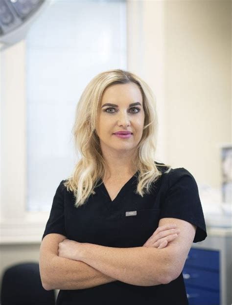 katherine grawe|Plastic surgeon who livestreamed procedures on TikTok banned。